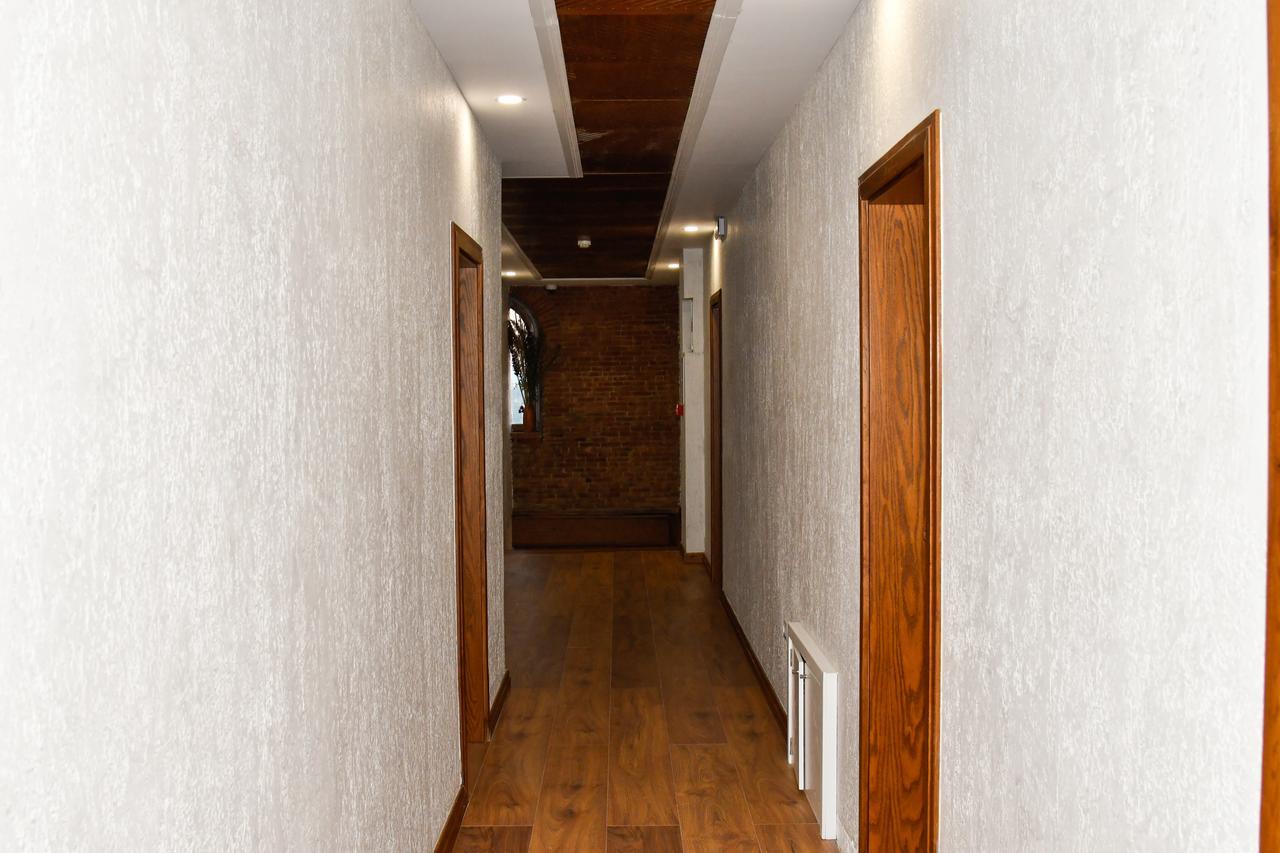 Hotel Restaurant Emblema Petrele Екстер'єр фото