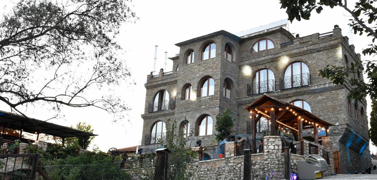 Hotel Restaurant Emblema Petrele Екстер'єр фото